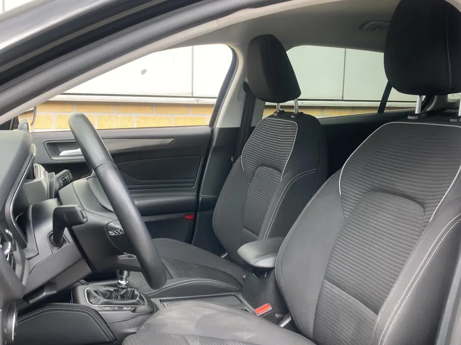 Ford Focus 1.0 EcoBoost Hybrid 125 pk Titanium X Wagon Navigatie - Apple Carplay/ Android Auto - Camera - Draadloos opladen telefoon - Elektrische achterklep
