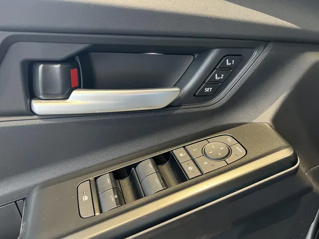 Subaru Solterra 4E-xperience 73.1 kWh | NIEUW MODEL!!! | 100% Elektrisch | Uit Voorraad Leverbaar | Panoramisch Dak | Dubbelen Draadloze Telefoonoplader | Nieuw Multimedia Systeem
