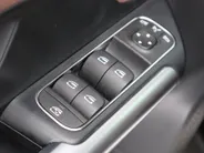 Mercedes-Benz GLA 180 AMG Line l Keyless l Achteruitrij camera l Stoelverwarming