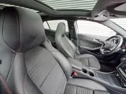 Mercedes-Benz GLA 180 Business Solution AMG AUTOMAAT | Trekhaak | Schuif/kanteldak | Navigatie | Camera | AMG-styling | Climate | Sensoren | Apple Carplay/Android Auto | Cruise | Stoelverwarming
