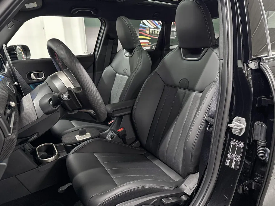 MINI Cooper 5-deurs John Cooper Works M