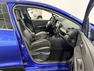 Renault Clio 90PK TCe Intens | Camera | Parkeersensoren | Lichmetalen Velgen | Climate Control | Cruise Control | Licht & Regensenor | Armsteun | Full LED | Keyless Entry |