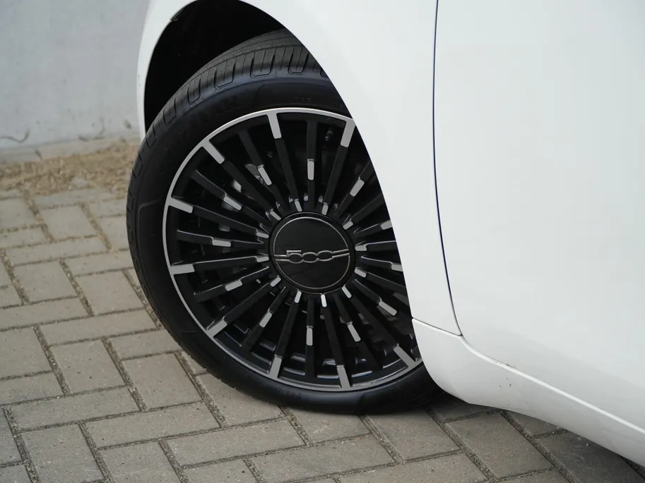 Fiat 500e La Prima by Bocelli 42 kWh | JBL | Winter | Pano | 17′ VERKOCHT
