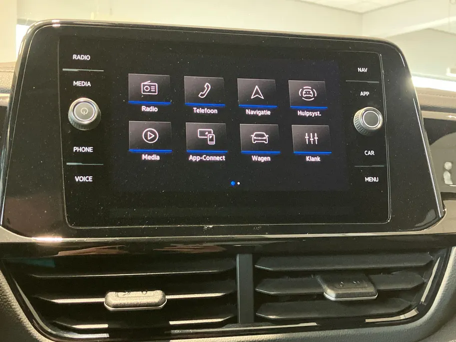 Volkswagen T-Roc 1.5TSI/150PK DSG R-line · Panoramadak  · Camera · Apple/Android Car Play · Navigatie