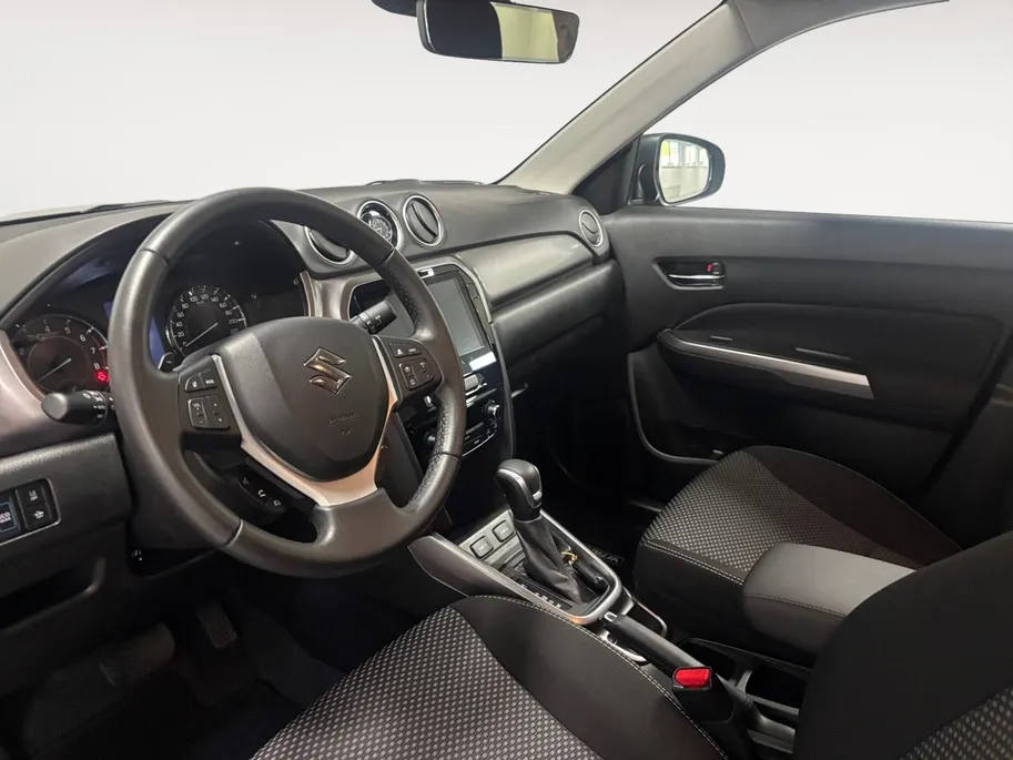 Suzuki Vitara 1.5 Hybrid Select AUTOMAAT NAVI AIRCO ADAPTIEVE CRUISE CONTROLE STOELVERWARMING  LM VELGEN APPLE CARPLAY ANDROID AUTO ZEER MOOIE AUTO