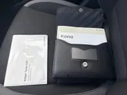 Hyundai Kona 1.0T Premium |voorstoelen/Stuurwiel verwarmd|Allweatherbanden| Apple Carplay/Android Auto| 12maanden Bovag garantie|