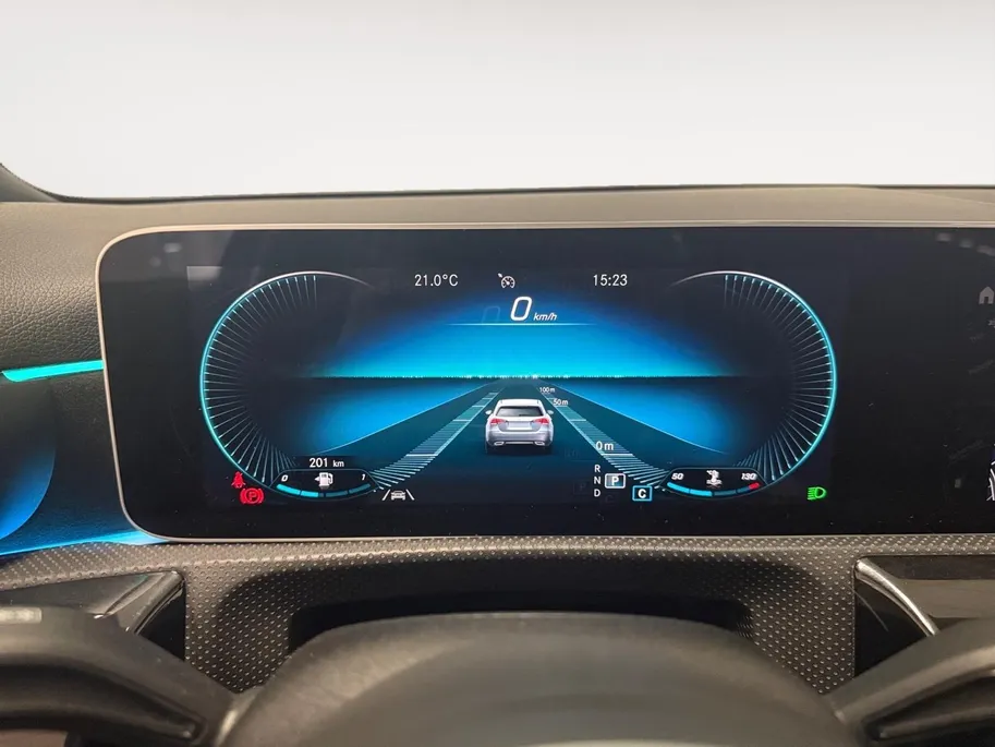 Mercedes-Benz A-Klasse 200 Launch Edition Premium AUTOMAAT AMBIENT LIGHT NAVI AIRCO CAMERA CRUISE CONTROLE AMBIANCE VERLICHTING APPLE CARPLAY ANDRIOD AUTO AMG PAKKET ZEER MOOIE AUTO