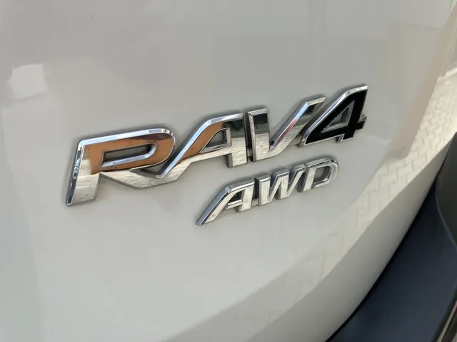Toyota RAV4 2.0 Style 4WD | Trekhaak 1500kg | Navi |