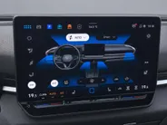 Volkswagen T-Roc 1.5eTSI/150PK R-Line · Navigatie · Camera + Parkeersensoren · Apple/Android Car Play · Garantie t/m 18-12-2027