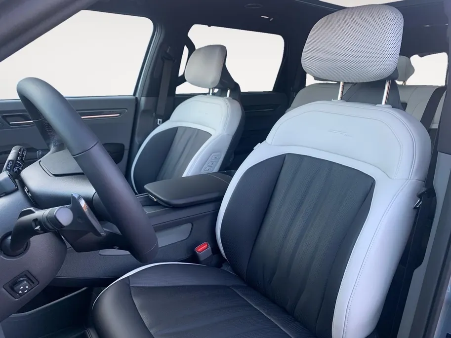 Kia EV9 GT-Line AWD 99.8 kWh | Demo | Stoelverwarming + ventilatie v + a| Navigatie | Schuifdak | Head up display