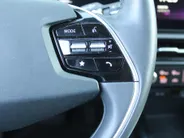 Kia Niro EV Air 64.8 kWh | Stuur-/stoelverwarming | Camera | Cruise adapt. | 17' LM | Elekt. stoelverstelling | Dodehoek detectie | LED | Clima |