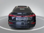Audi e-tron Sportback 55 408pk Quattro S edition 95 kWh · SOH 95,2% · Luchtvering · 360 Camera · Panoramadak · Apple/Android Car Play · Stoelverwarming · Zwart Optiek Plus ·21'' Inch ·
