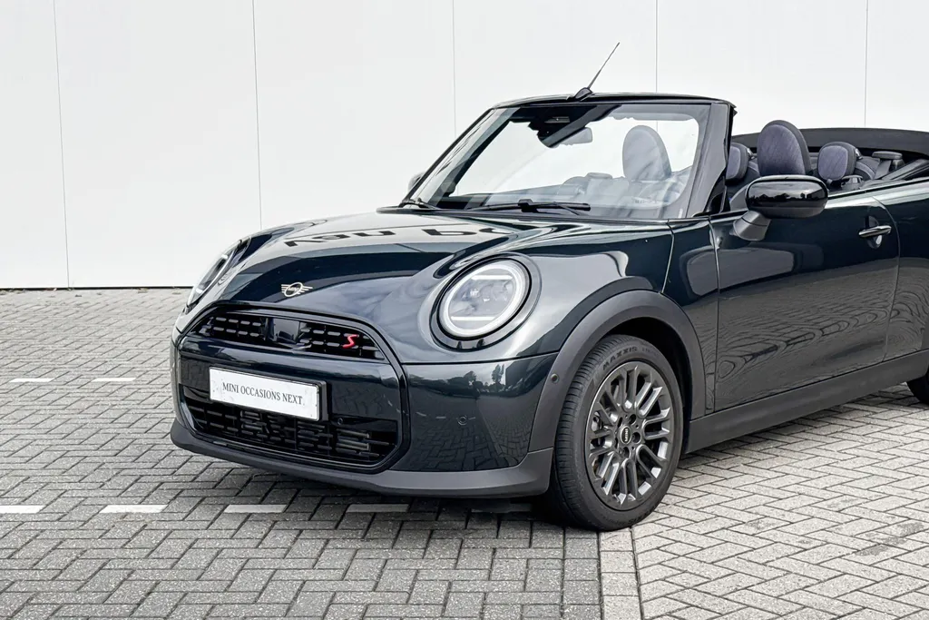 MINI Cooper Cabrio 2.0 Cooper S Favoured S