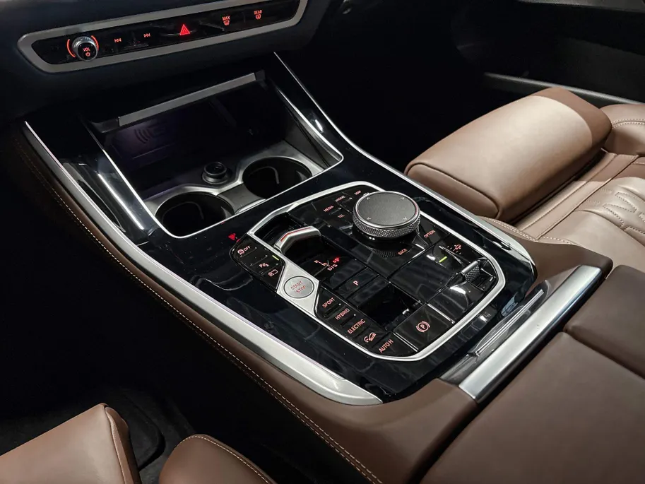 BMW X5 xDrive50e Launch Edition Innovation Pack