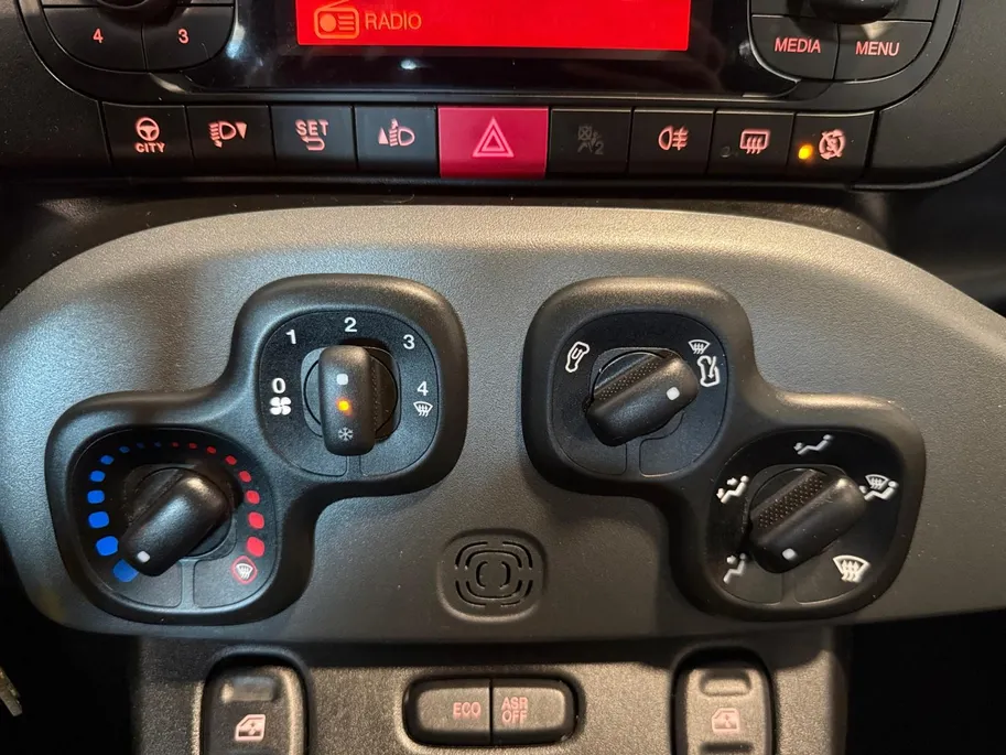 Fiat Panda 0.9 TwinAir Lounge *Automaat*Bluetooth*Airco*Parkeersensoren*L.M. Velgen*Trekhaak