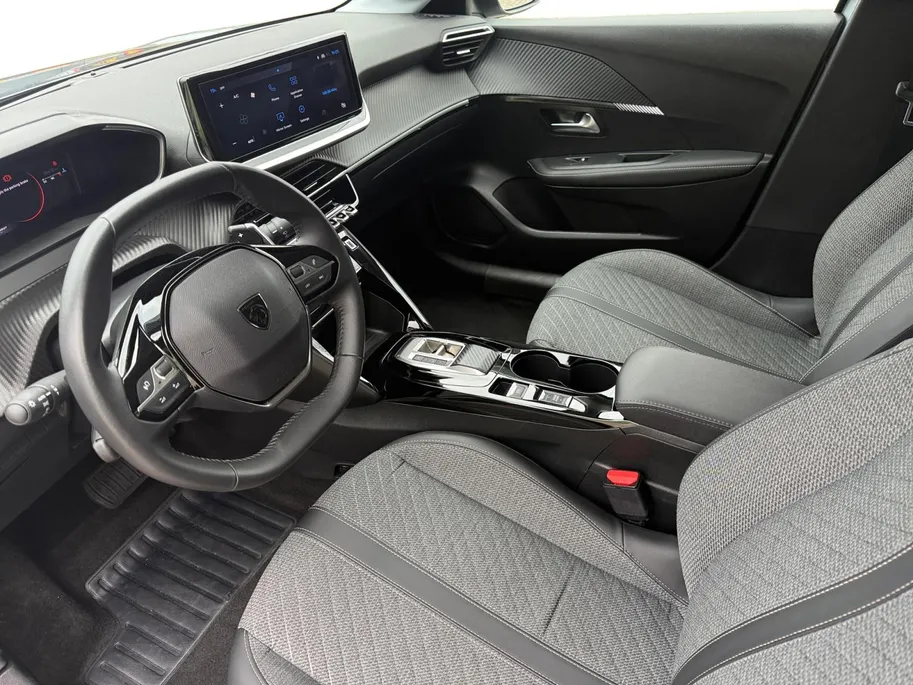 Peugeot 208 1.2 Hybrid 110 e-DCS6 Allure | Lichtmetaal | Automaat | Apple Carplay | Android Auto | 1 Jaar Bovag Garantie