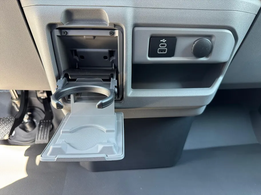 Ford E-Transit Custom 320 L1H1 Trend 71 kWh | Uit Voorraad Leverbaar | 344km WLTP Rijbereik | Achteruitrijcamera | Cruise Control | Parkeersensoren voor en achter | Verwarmbare Stoel en bijrijdersbank | Voorruitverwarming | Apple Carplay & Android Auto