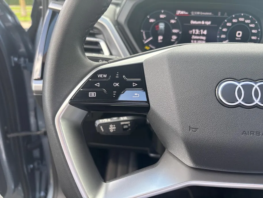 Audi Q4 e-tron 45 quattro Edition 82 kWh |Buitenspiegel(s) automatisch dimmend |Apple Carplay/Android Auto|Cruise control adaptief| Panoramadak|Geluidsimulator|Assistentie Pakket Plus| SOH 100% |