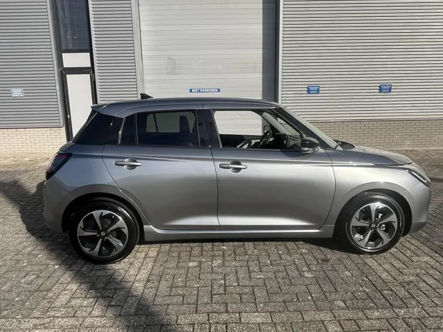 Suzuki Swift 1.2 Style Smart Hybrid Superlage km stand!!!!!! | 1e Eigenaar| Fabrieksgarantie tot 2034!!!| Meest luxe uitvoering