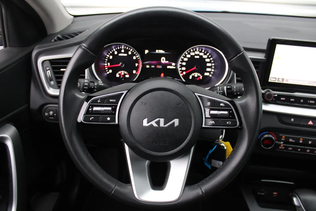 Kia Ceed Sportswagon 1.5 T-GDi MHEV DynamicLine | Navi | Camera | Clima | Cruise | 17' GT-Line velgen | LED | Apple Carplay | Android Auto |