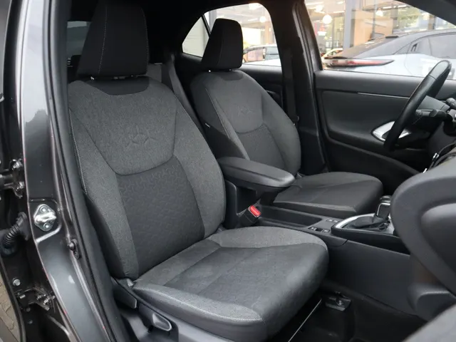 Toyota Yaris Cross 1.5 Hybrid Dynamic Trekhaak | Stoel en stuurverwarming | Parkeersensoren