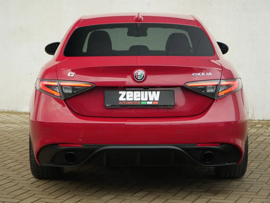 Alfa Romeo Giulia 2.0 Turbo 280 PK Competizione Q4 AWD | Harman | Veloce | 19' VERKOCHT