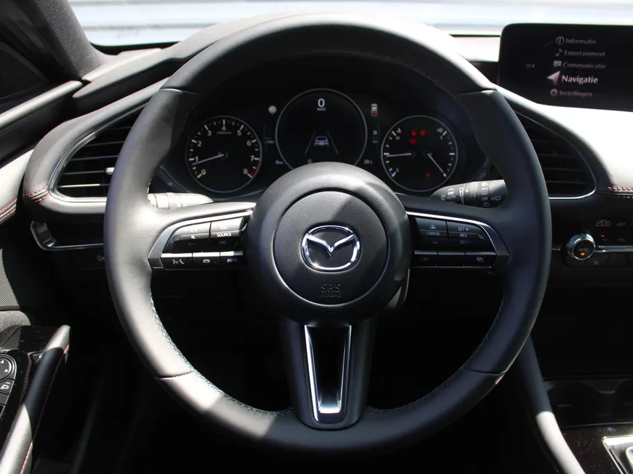 Mazda 3 2.0 e-SkyActiv-G M Hybrid 150 Homura | Stoelverwarming | Camera | Dodehoek detectie | HUD | 18' LM | LED | Cruise adapt. |