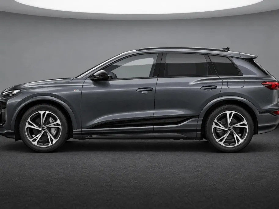 Audi Q6 e-tron S edition 83 kWh 252 PK · Trekhaak elek. wegklapbaar · Exterieurpakket zwart · Tech plus