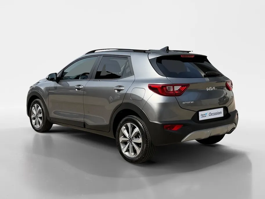 Kia Stonic 1.0 T-GDi MHEV DynamicPlusLine | Apple Carplay / Android Auto | Navigatiesysteem | Stoel + Stuurverwarming | Licht + Regensensor | Parkeersensoren + Camera Achter | Cruise Control | 16' Lichtmetalen Velgen