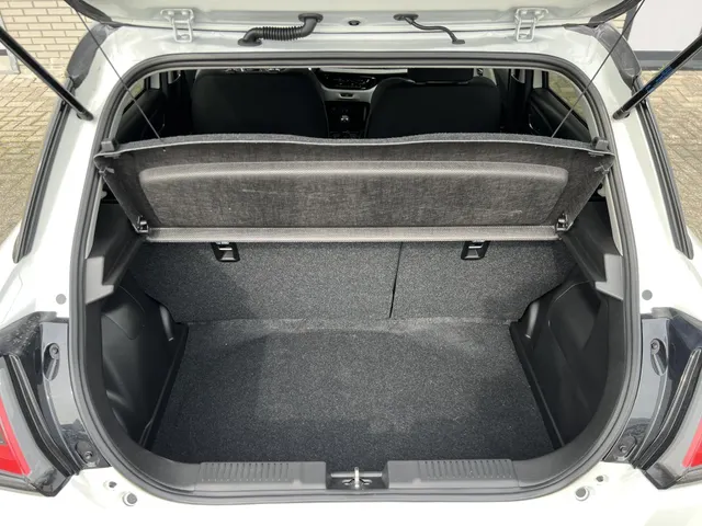 Suzuki Swift 1.2 Select Smart Hybrid | Demonstratievoertuig | Apple Carplay & Android Auto | 16' LM Velgen | Airco | Adaptieve Cruise Control