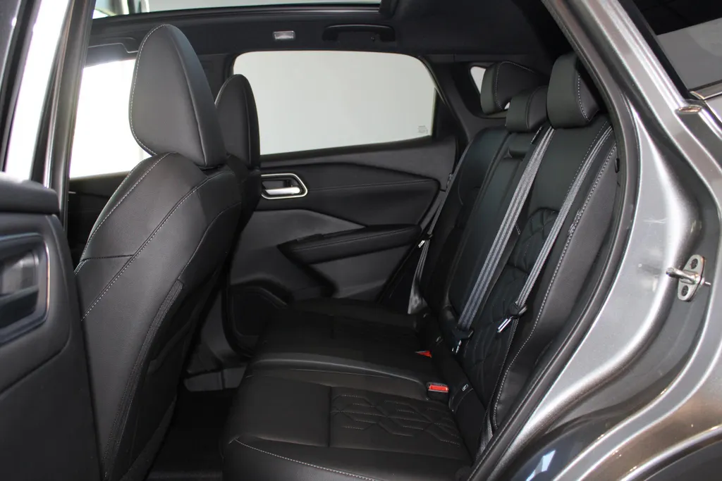 Nissan QASHQAI 1.3 MHEV Xtronic Tekna | Cold Pack | 1800kg trekgewicht | Navigatie | Apple carplay & Android auto | Stoel geheugen | Lederen bekleding | 360grd camera | pdc voor en achter | Electrische stoelverstelling |