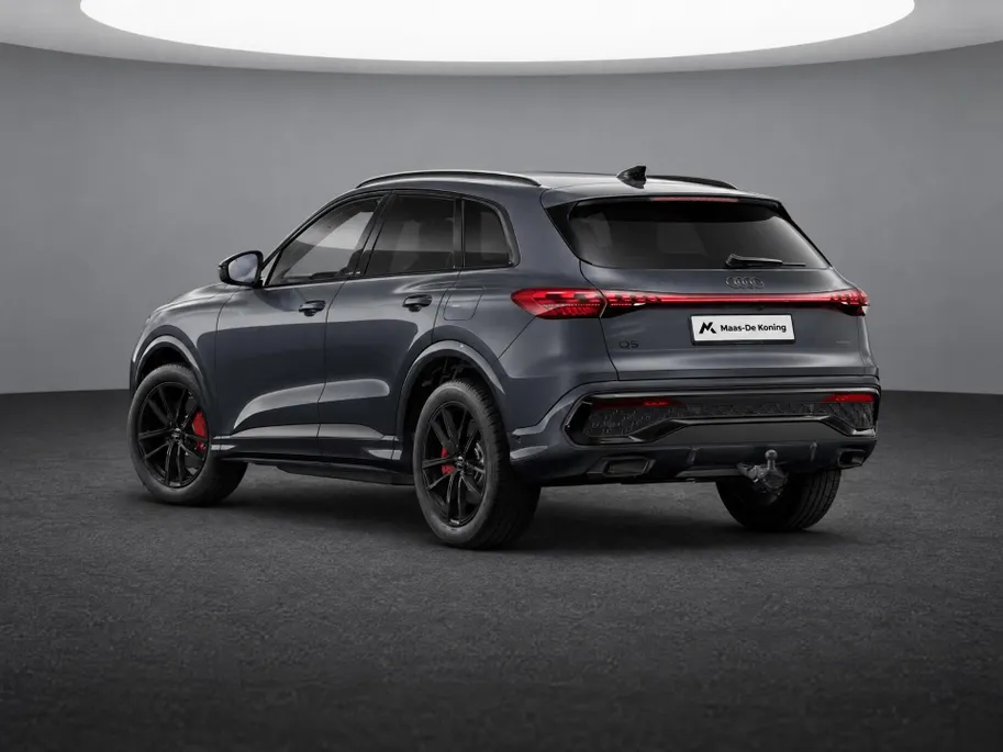 Audi Q5 e-hybrid quattro S edition Competition 367 PK · Trekhaak elek. wegklapbaar · Winterpakket · Privacy glas