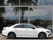 Mercedes-Benz CLA 180 Business Solution AMG l Trekhaak l Panoramadak l stoelverwarming