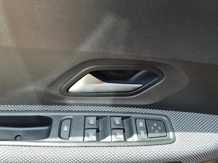 Dacia Sandero 1.0 TCe 100 Bi-Fuel Essential Automaat | Trekaak | Andriod/Apple car play | Blindspot