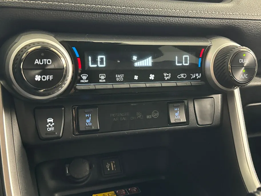 Toyota RAV4 2.5 Hybrid AWD Dynamic | Trekhaak | 18'' L.M. Velgen | Elektrische Achterklep