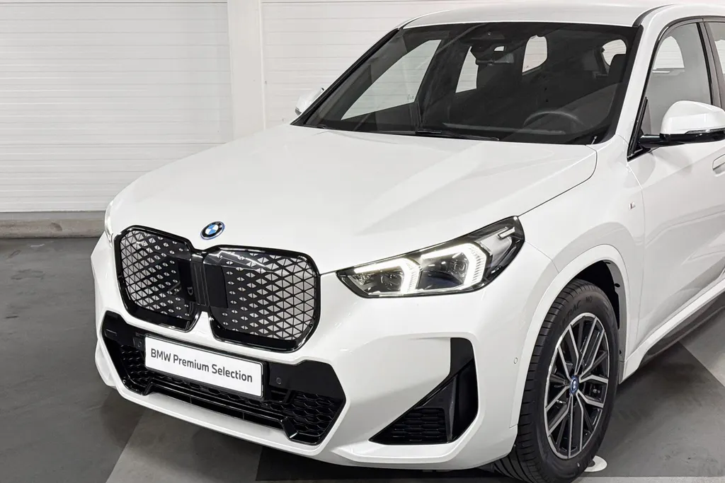 BMW iX1 xDrive30 Launch Edition