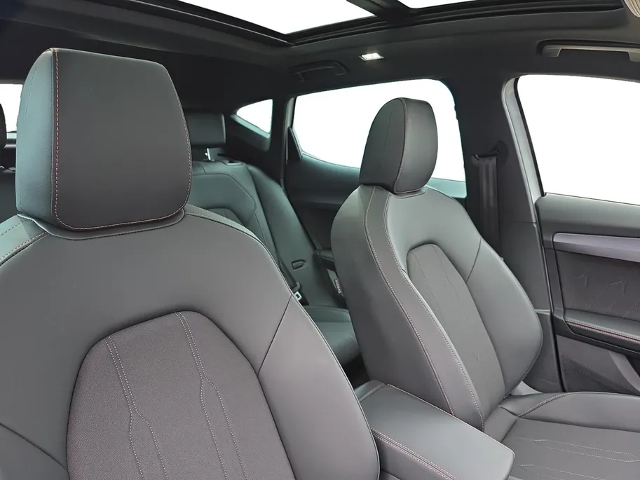 CUPRA Formentor 1.5 TSI e-Hybrid Business 204Pk | Panoramadak | Elektr. Trekhaak | Stoelverwarming | Elektr. Achterklep | Matrix Led koplampen | Virtual Cockpit | Fabrieksgarantie |