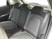 Hyundai Kona EV Comfort 64 kWh | Warmtepomp | 100% SOH | Adaptive cruise control | Apple Carplay & Android Auto | Achteruitrijcamera | Parkeersensoren achter | Keyless entry | DAB radio |