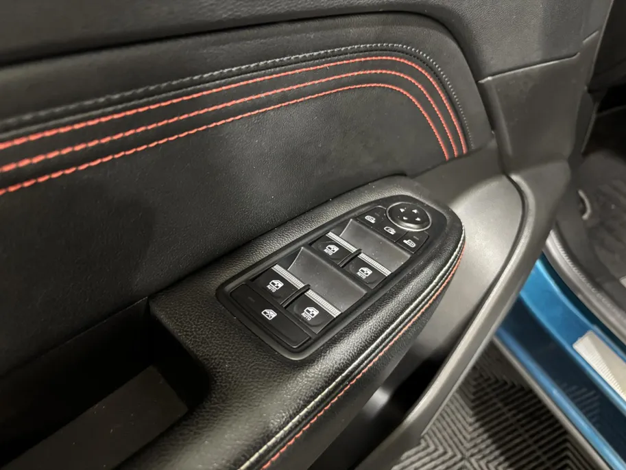 Renault Arkana 145PK E-Tech Hybrid R.S. Line Automaat | 9,3' Navi | Camera | Climate Control | Adaptive Cruise Control | Stoel + Stuurwiel verwarming | Apple CarPlay/Android Auto | Parkeersensoren | Lichtmetalen Velgen |