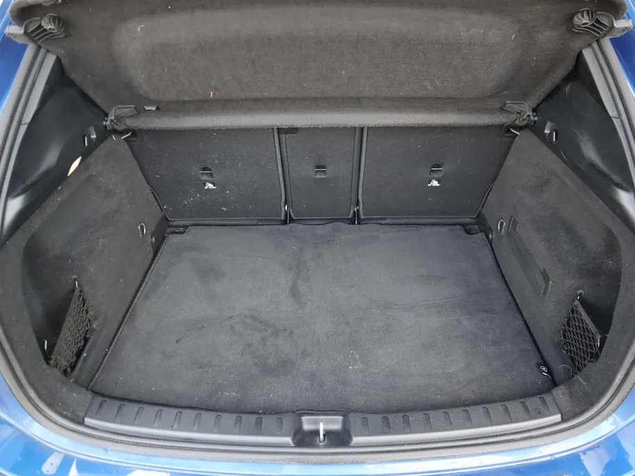 Mercedes-Benz GLA 250 e Star Edition AMG Line l Trekhaak l Keyless l Verwarmbare voorstoelen