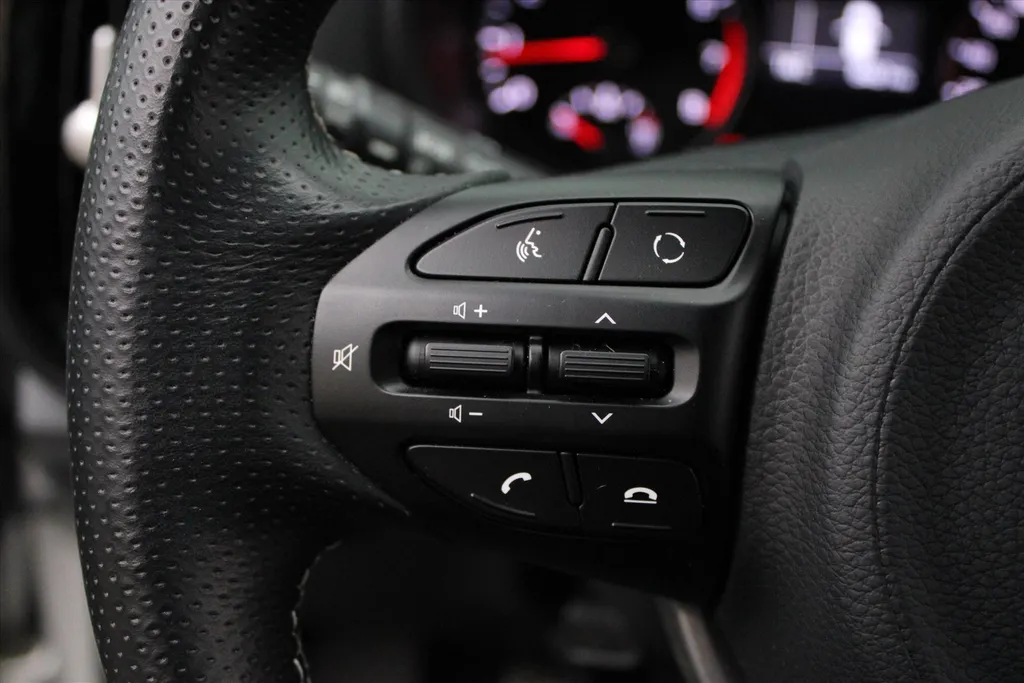 Kia Picanto 1.2 84pk 5-zits X-Line I NAVI | STOELVERWARMING I PDC | CAMERA |