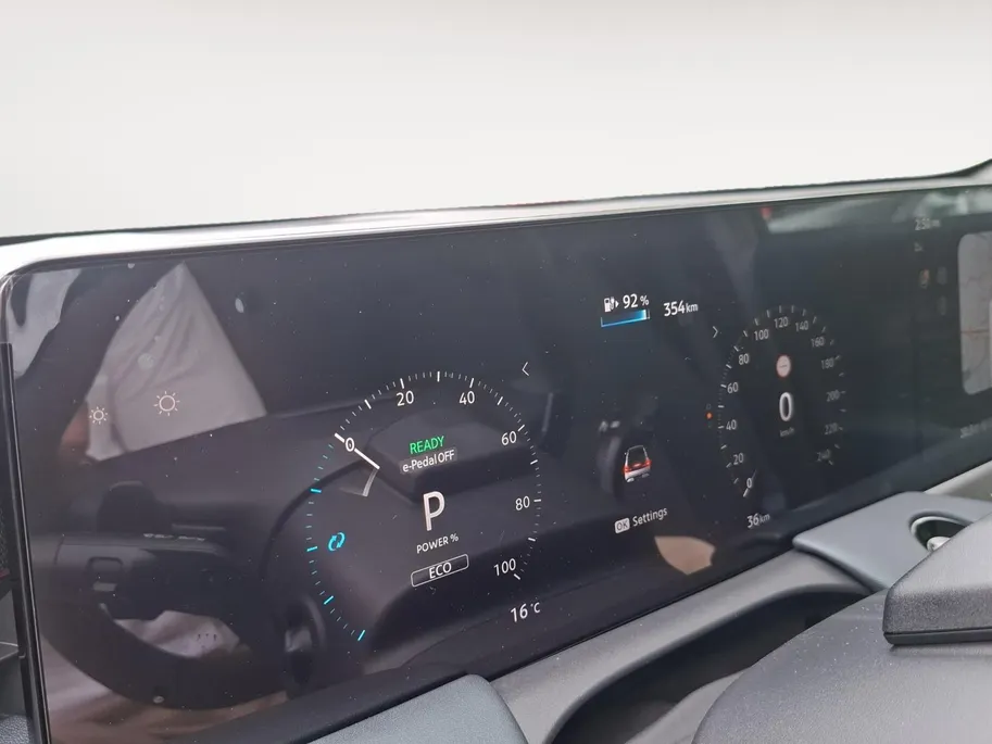Nissan Leaf Evolve 52 kWh | RIJDEN VOERTUIG | PANODAK | PRO-PILOT | 360 GRADEN CAM | STOEL & SATUUR VERWARMD | HUD |