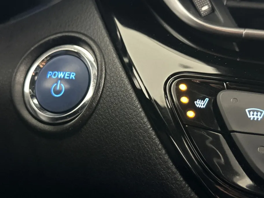 Toyota C-HR 1.8 Hybrid Dynamic Automaat | Navigatie | 18'' L.M. Velgen | Parkeercamera