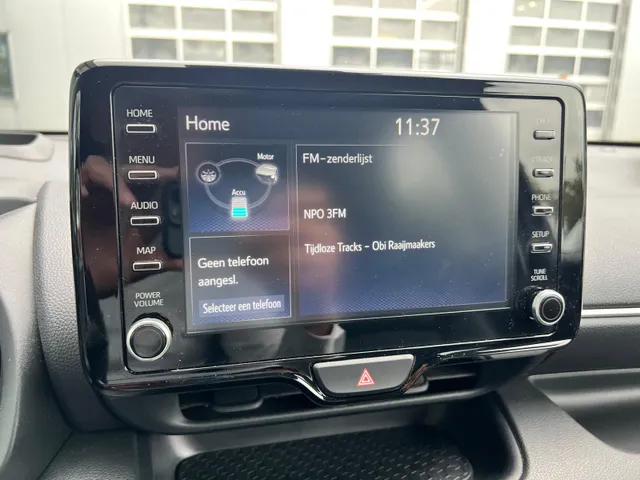 Mazda 2 Hybrid 1.5 Select AUTOMAAT | TREKHAAK | FULL HYBRID | A.CAMERA | HEAD-UP DISPLAY | STOEL- en STUURVERWARMING | APPLE CARPLY/ANDROID AUTO |