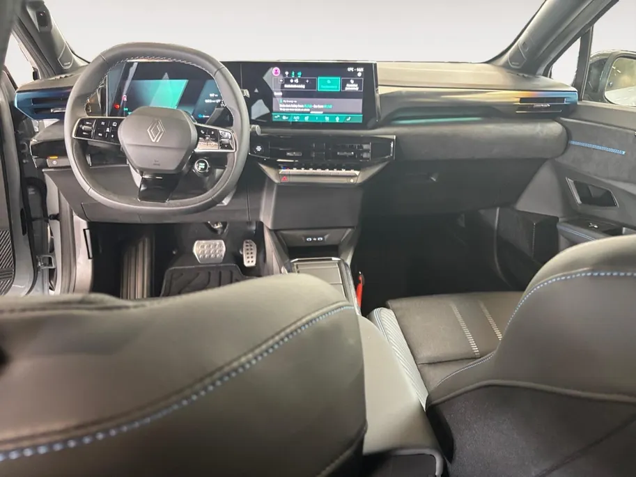 Renault Clio 1.8 Hybrid 160 esprit Alpine AUTOMAAT STOELVERWARMING STUURVERWARMING NAVI APPLE CARPLAY ANDROID AUTO LM VELGEN ALPINE ESPIRT UITVOERING !!!LET OP DEMO VRAAG NAAR ACTUELE KMSTAND!!!