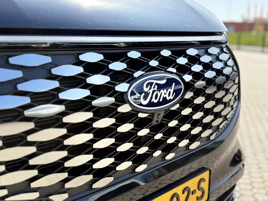 Ford Tourneo Custom E-Tourneo 340 L1H1 Titanium X 65 kWh | 8 persoons | PANORAMADAK | LUXURY PACK