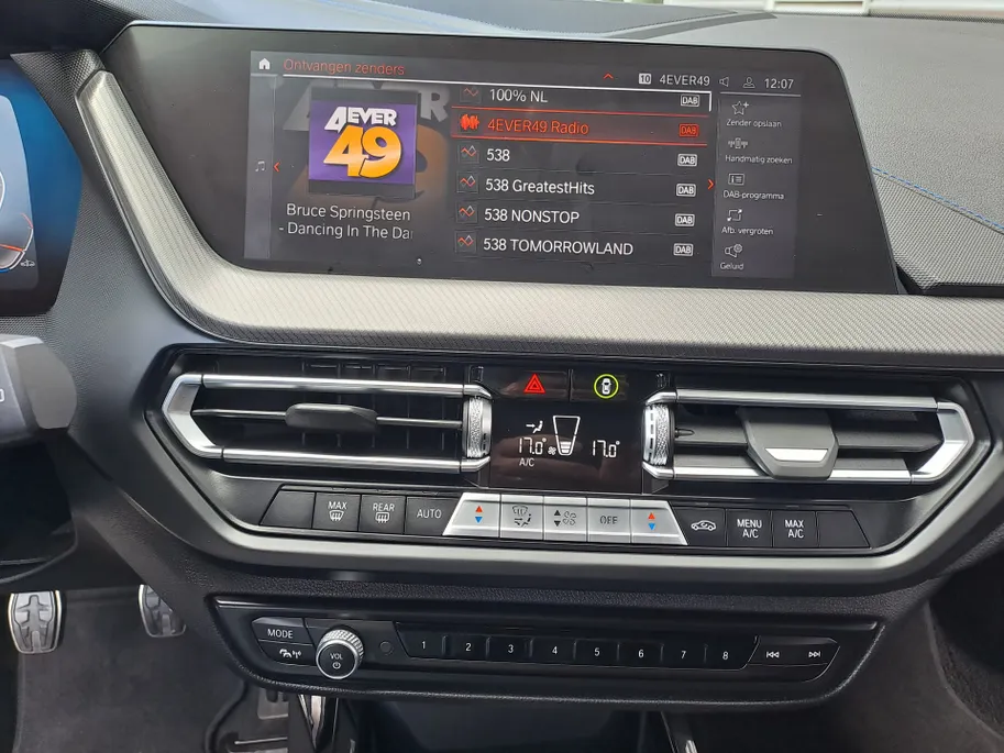 BMW 1 Serie 118i Business Edition M-exterieur pakket | Digitaal cockpit | Navigatie | Cruise | Climate | M-bekleding | M-stuur | Apple Carplay/Android Auto