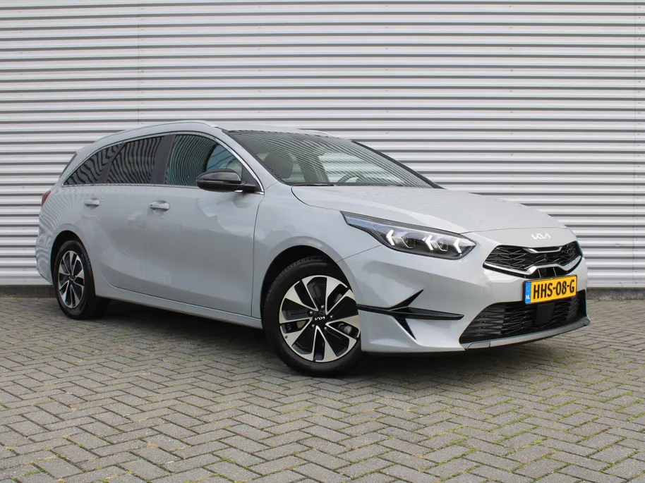 Kia Ceed Sportswagon 1.0 T-GDi MHEV Design Edition | Stuur-/stoelverwarming | Cruise adapt. | Camera | 16' LM | Elek. achterklep | JBL audio | LED |