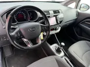 Kia Rio 1.2 CVVT ExecutiveLine Navigatie| Stoel verwarming| Camera| Lichtmetalen velgen| donker getint glas| Climate Control
