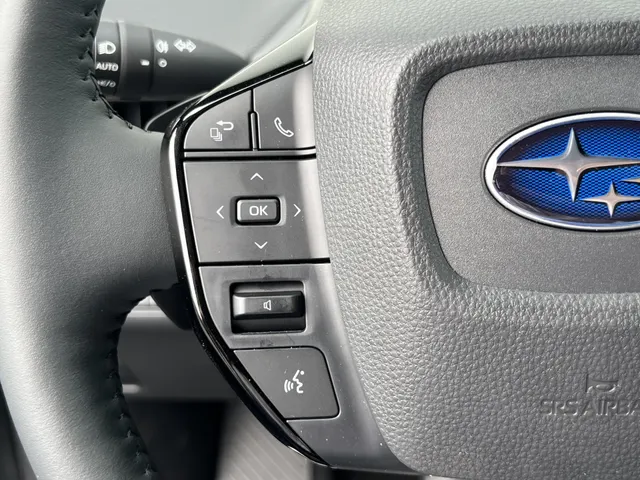 Subaru Uncharted 2E-xcite+ 77 kWh Automaat | Nieuw Leverbaar | Two-Tone Metallic Lak | Elek. Binnenspiegel | Lederen Bekleding